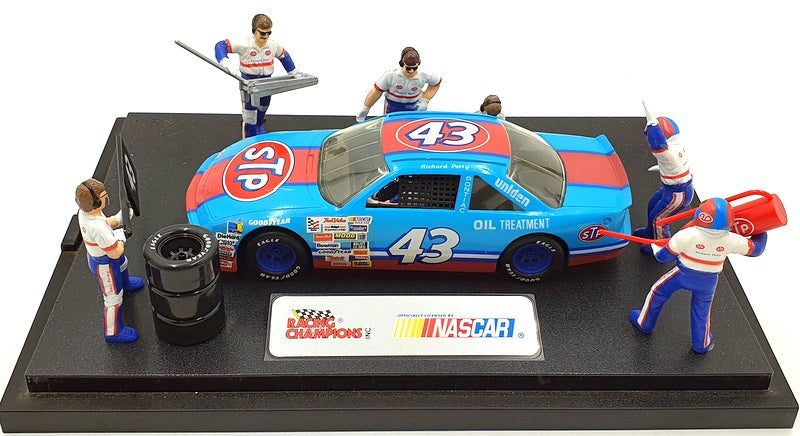 Racing Champions 1/24 Scale RCPS03 - Pontiac NASCAR STP #43 Pit Stop Display