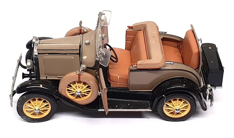 Danbury Mint 1/24 Scale 18125J - 1931 Ford Model A - Dk Beige