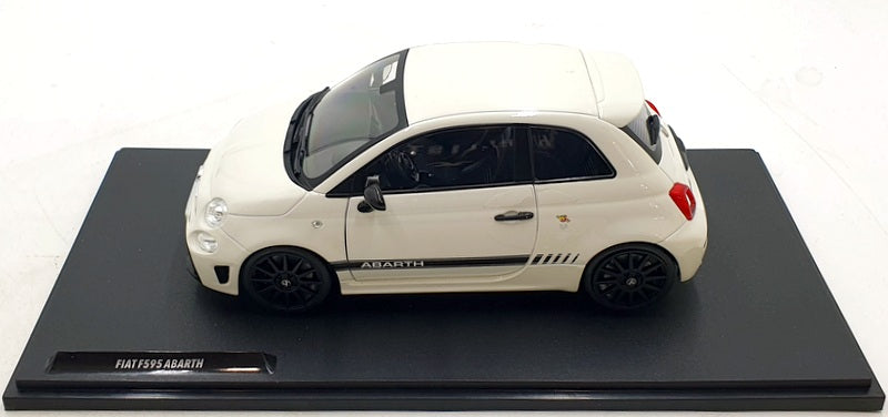 Solido 1/18 Scale Diecast S1811301 - Fiat F595 Abarth 2022 - Ghiaccio White