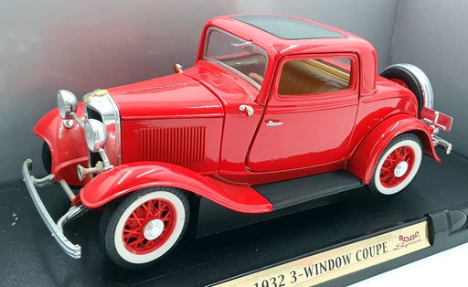 Road Signature 1/18 Scale Diecast 92248 Ford 1932 3-Window Coupe - Red
