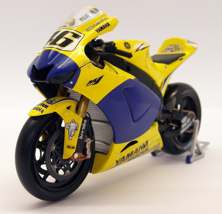 Minichamps 1/12 Scale 122 063046 Yamaha YZR-M1 Plain Moto GP 2006 Rossi