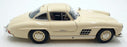 Minichamps 1/18 scale Diecast DC8524A - Mercedes-Benz 300 SL - Cream