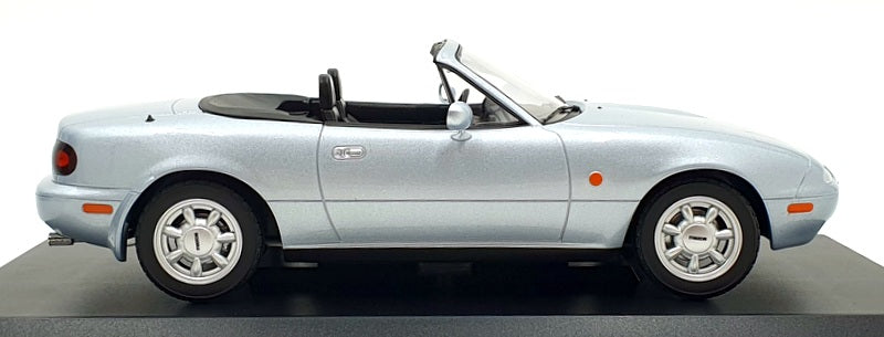 Norev 1/18 scale Diecast 188023 - 1991 Mazda MX-5 - Silver