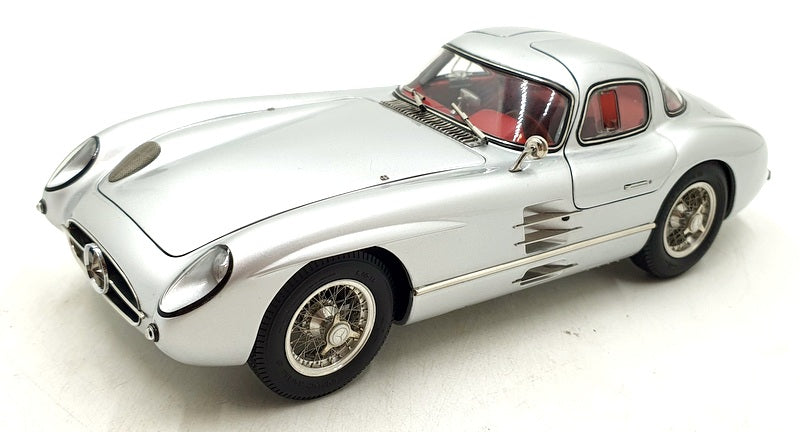 CMC 1/18 Scale M-076 Mercedes Benz 300 SLR 1955 Uhlenhaut Coupe Silver