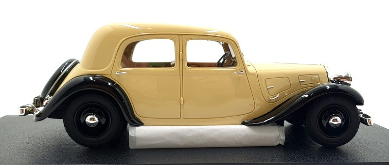 Cult 1/18 Scale Resin CML108-1 - 1935 Citroen Traction Avant 7cv - Beige/Black