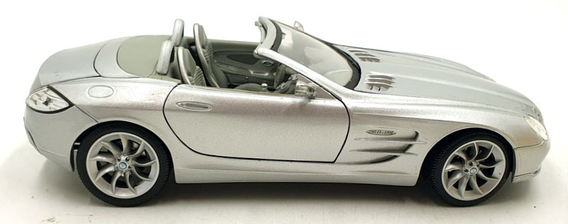 Maisto 1/18 Scale Diecast 261124M - Mercedes-Benz Vision SLR Roadster - Silver