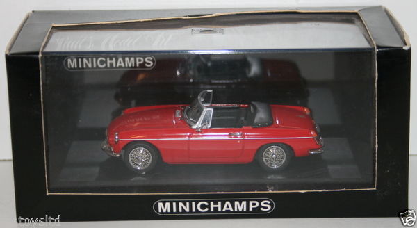 MINICHAMPS 1/43 SCALE - 430131032 - MG B MGB CABRIOLET 1962 / 69 - RED