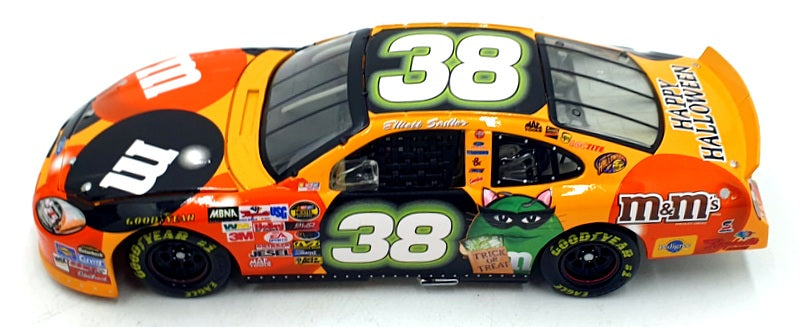 Action 1/24 Scale 402307 - Ford Taurus 2004 M&M's NASCAR #38