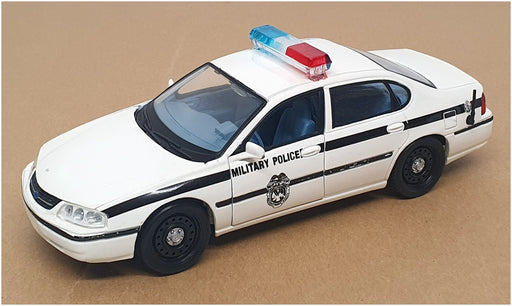 Maisto 1/24 Scale 9724G - 2000 Chevrolet Impala Military Police - White