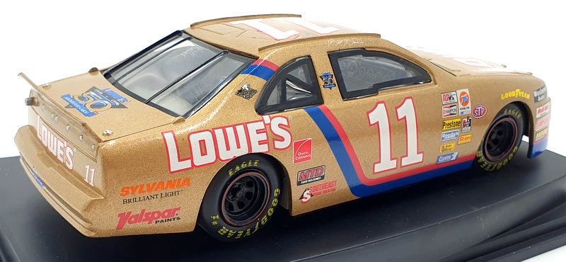 Revell 1/24 Scale 3935 - Ford Thunderbird #11 Lowe's B.Bodine NASCAR