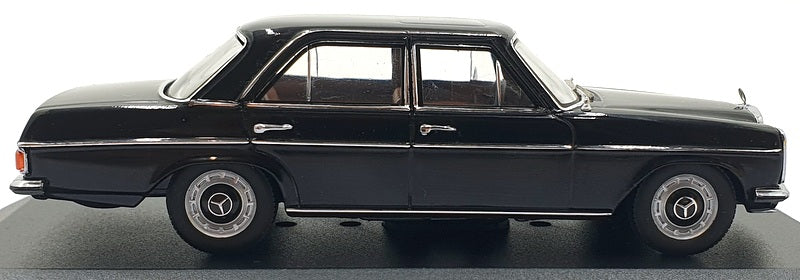 Ixo 1/43 Scale CLC123 - Mercedes Benz 200/8 (Strichachter)