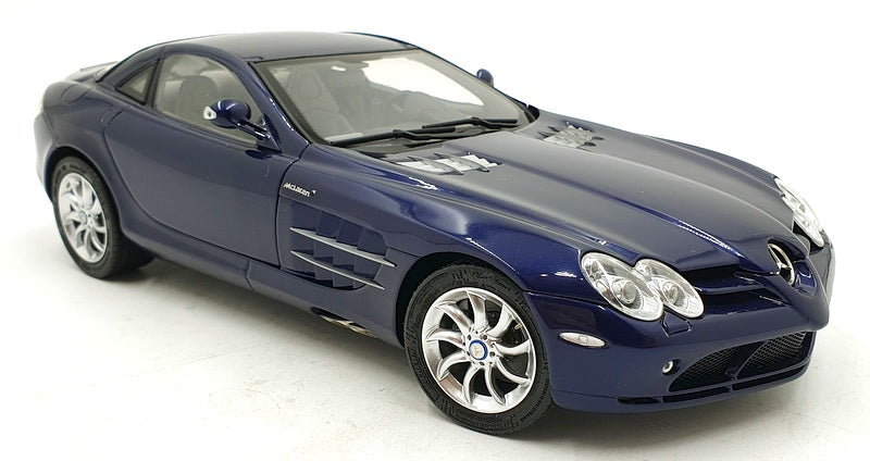 CMC 1/18 Scale Diecast M-045D - Mercedes-Benz SLR McLaren 2003 - Dark Blue