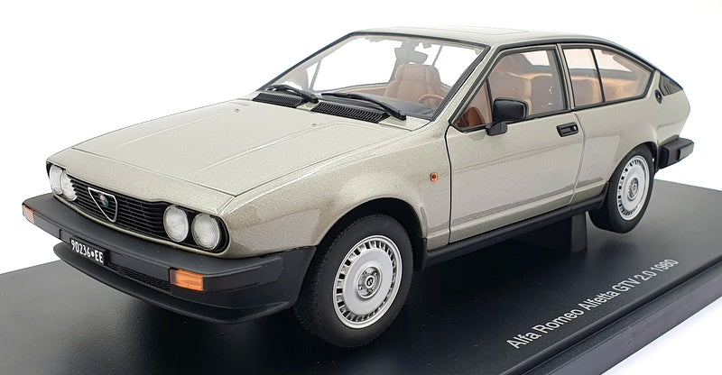 Autoart 1/18 70147 Alfa Romeo "ALFETTA" GTV 2.0 1980 - Silver/Grey