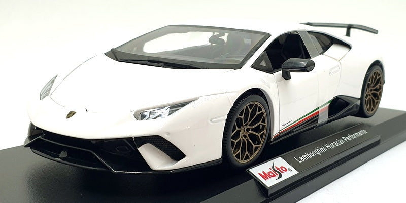 Maisto 1/18 Scale Diecast 46629 - Lamborghini Huracan Performante - White