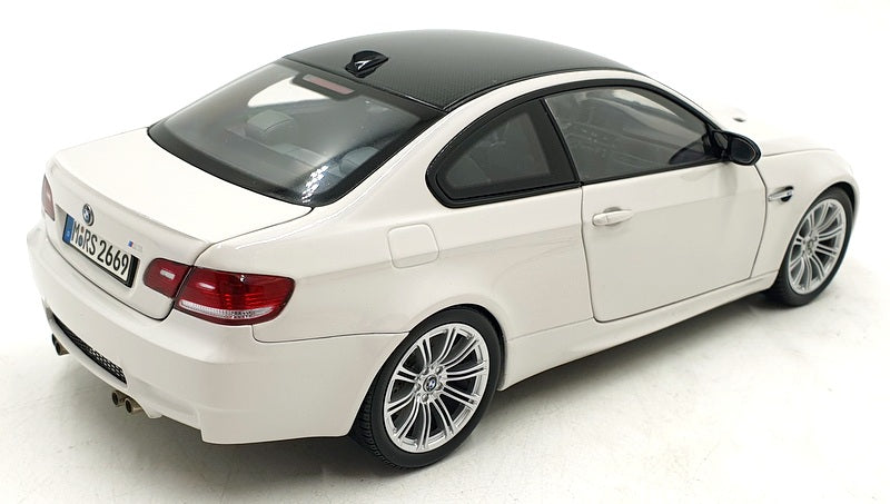 Kyosho 1/18 scale Diecast 80 43 0 422 601 - BMW M3 Coupe - White