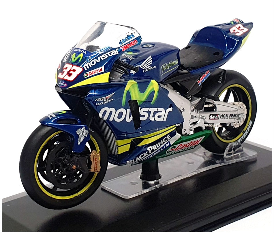 Italeri 1/22 Scale 45062 - Moto GP Honda RC211V (Movistar) M. Melandri 2005