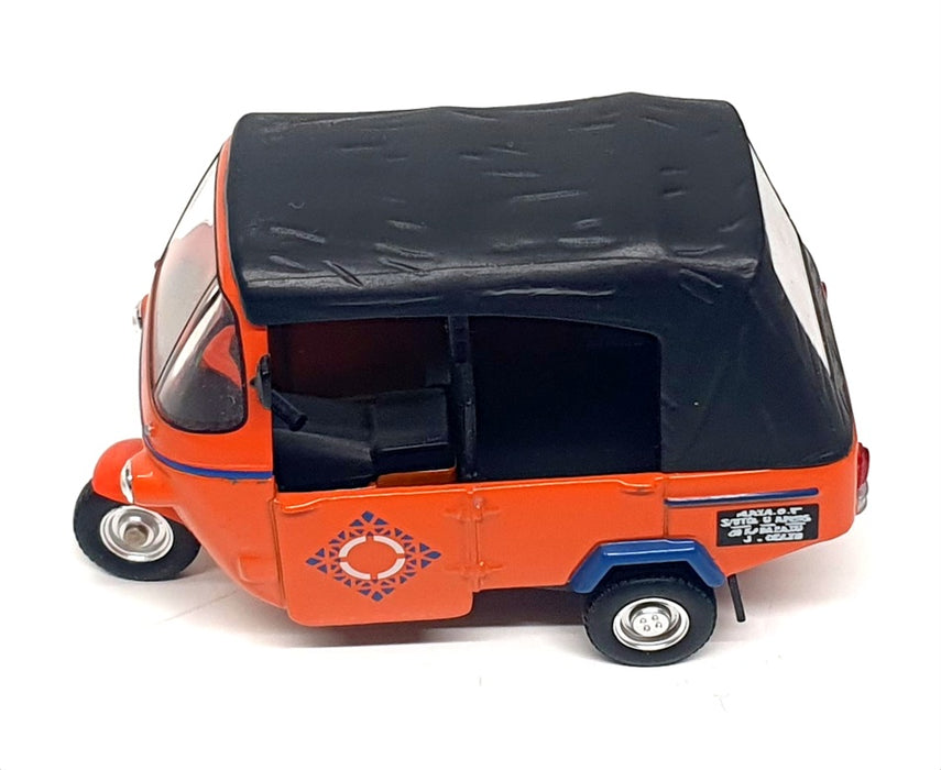 Hachette 1/43 Scale 24723 - Bajaj Taxi Jakarta 1990 - Orange/Black