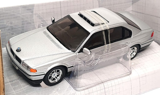 Corgi 1/36 Scale CC05104 - BMW 750i Bond 007 (Tomorrow Never Dies)