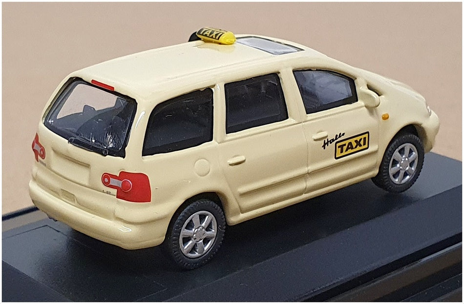 Schuco 1/87 Scale 25428 - VW Volkswagen Sharan Taxi - Cream