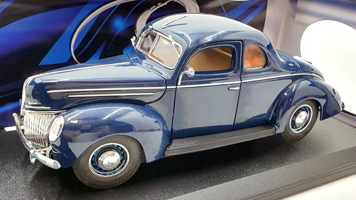 Maisto 1/18 Scale Diecast 31180 - 1939 Ford Deluxe - Dark Blue