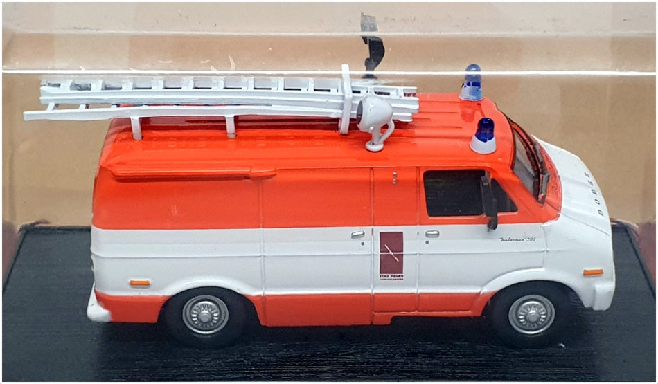 DelPrado 1/43 Scale DP25624 - 1997 Dodge Traderman 300 Van - Orange/White