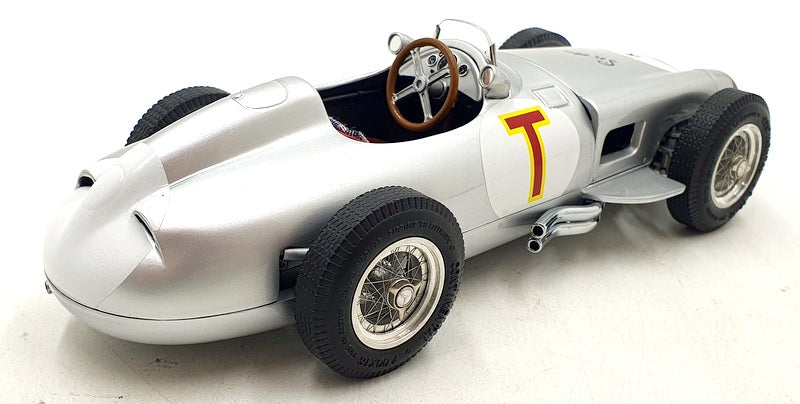 CMC 1/18 Scale M-006 - Mercedes-Benz W196 Monoposto 1954/55 S.Moss Signed