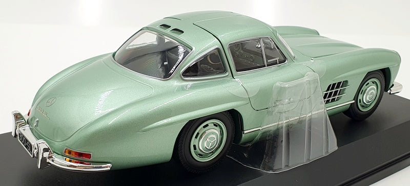 Minichamps 1/18 Scale 110 037221 Mercedes-Benz 300SL W198 1955 Light Green