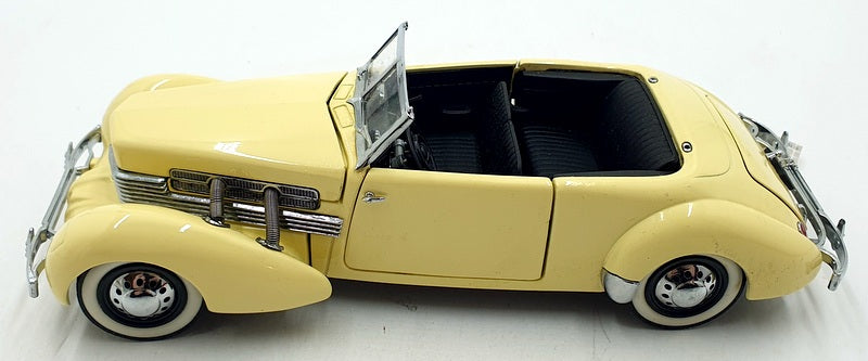 Franklin Mint 1/24 Scale B11PN92 - 1937 Cord 812 Phaeton Coupe - Cream