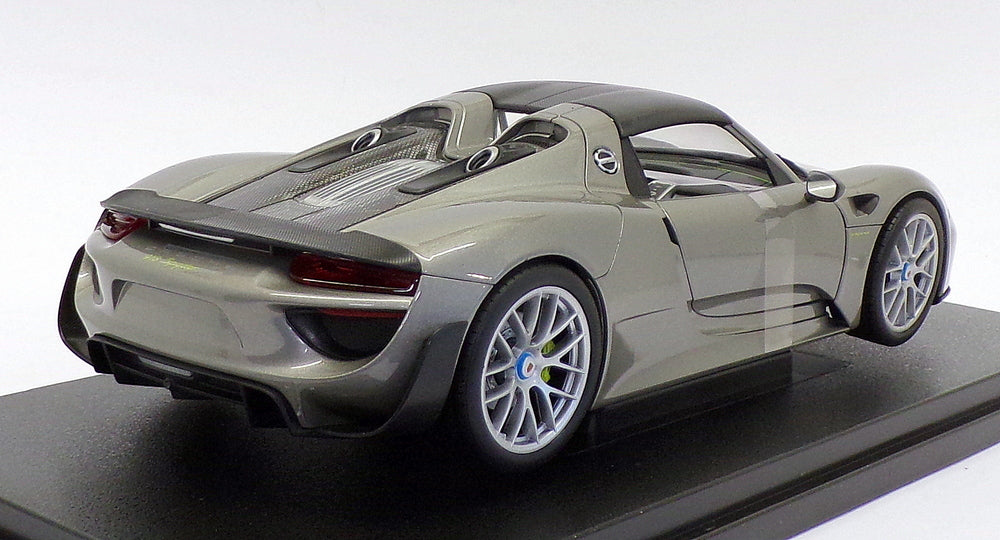 Welly 1/18 Scale Diecast 18051W - Porsche 918 Spyder Carbon Roof - Grey