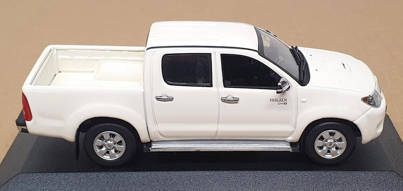 Minichamps 1/43 Scale 400 166661 - 2007 Toyota Hilux Truck - White