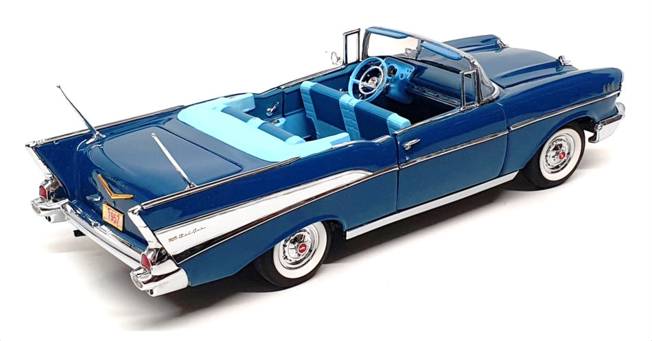 Danbury Mint 1/24 Scale 2070 - 1957 Chevrolet Bel Air - Blue