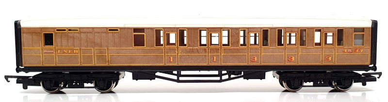 Hornby OO Gauge R.436 - L.N.E.R. Coach Brake Composite 4537