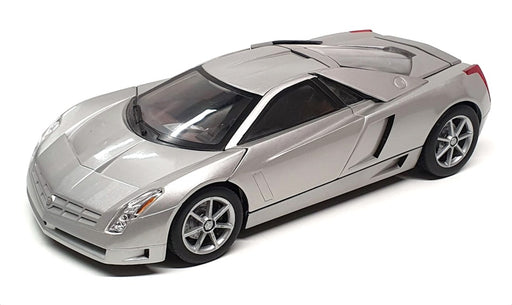 Hot Wheels 1/18 Scale Diecast 3124Y - Cadillac Cien XV12 - Silver