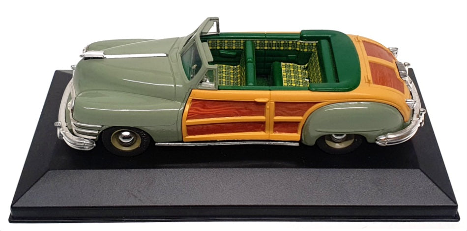 Vitesse 1/43 Scale 490 - Chrysler Town & Country Convertible Open - Green