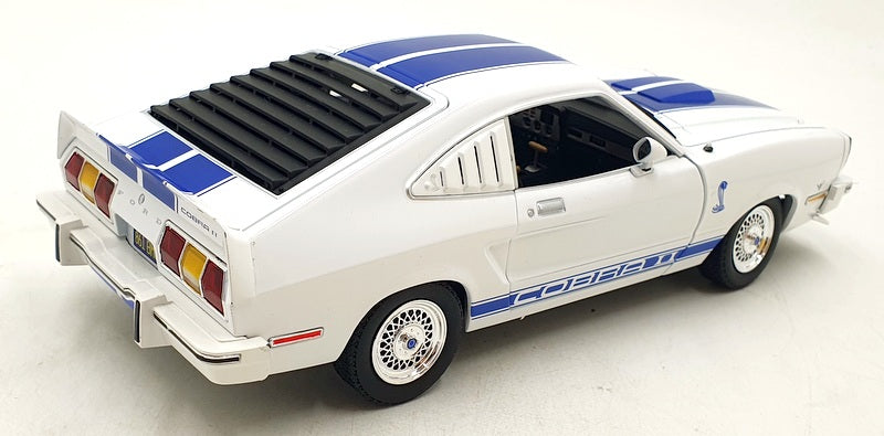 Greenlight 1/18 Scale Diecast 101124U - 1976 Ford Mustang II Cobra II White