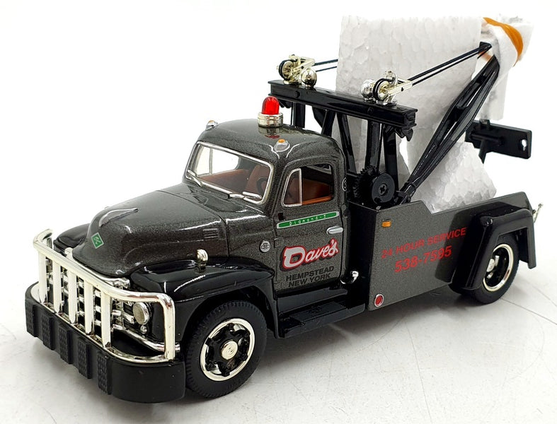 First Gear 1/34 Scale 18-1895 1955 Diamond T Tow Truck Dave's