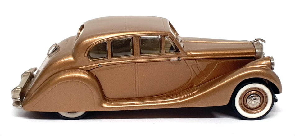 Milestone Miniatures 1/43 Scale CBT22 - Jaguar Mk5 - Gold