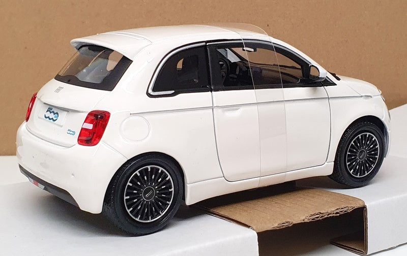 Burago 1/24 Scale Diecast 18-21110 - 2023 Fiat 500c - White