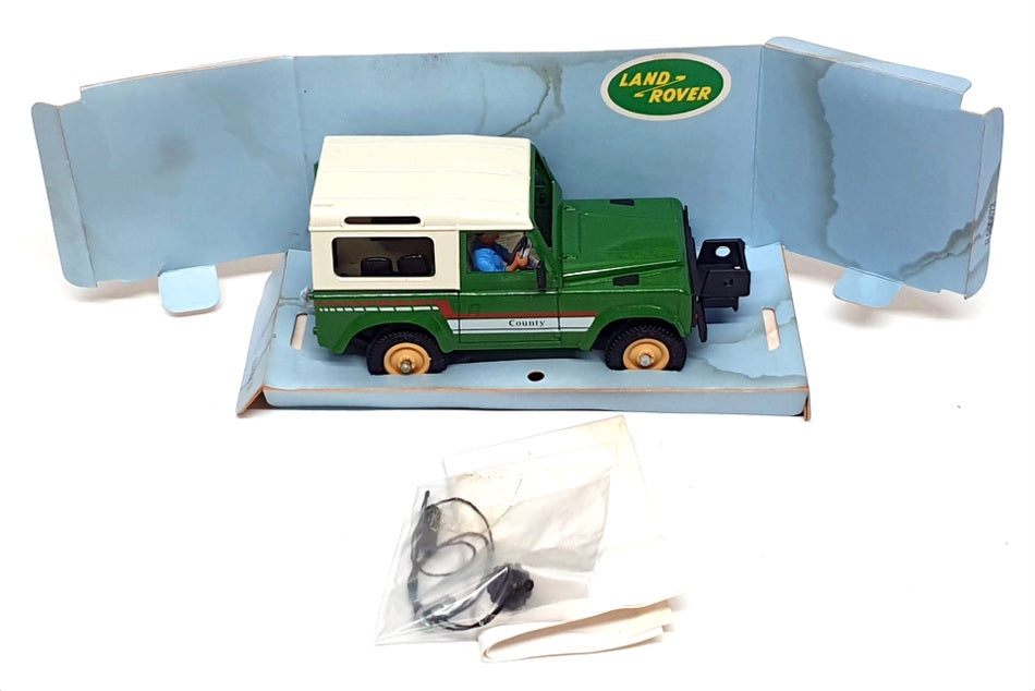 Britains 1/32 Scale 9512 - Farm Land Rover With Driver - Green