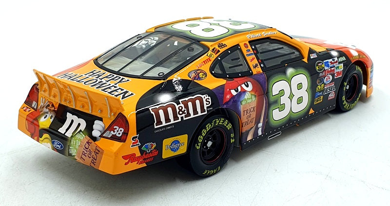 Action 1/24 Scale 402307 - Ford Taurus 2004 M&M's NASCAR #38