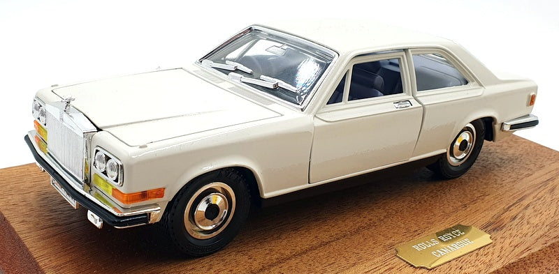 Burago 1/22 Scale Diecast 3001 - Rolls Royce Camargue - White