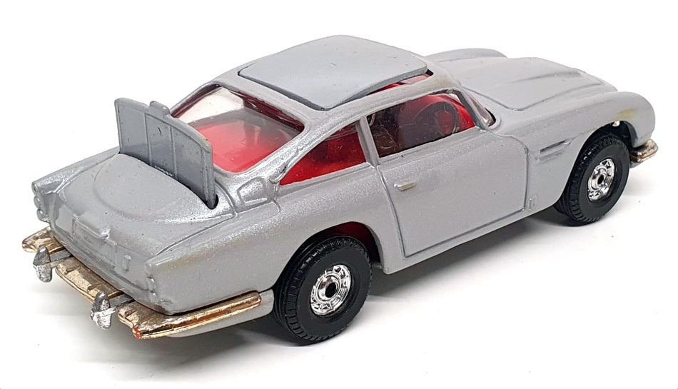 Corgi 12.5cm Long C271/1 - Aston Martin DB5 James Bond 007 - Silver