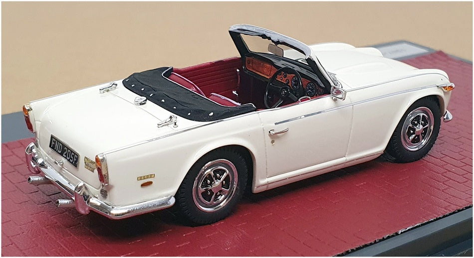 Matrix 1/43 Scale MX41902-043 - 1967-68 Triumph TR5 PI - New White