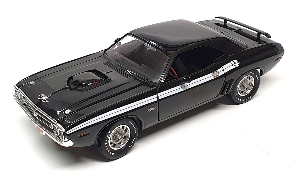 Dodge challenger diecast hot sale 1 18 scale