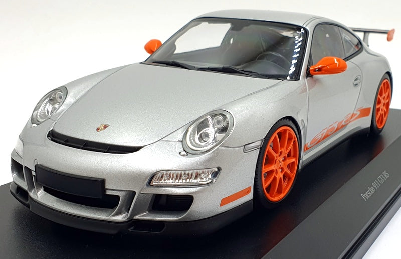 Minichamps 1/18 Scale Diecast 155 062120 - Porsche 911 GT3 RS 2007 - Silver