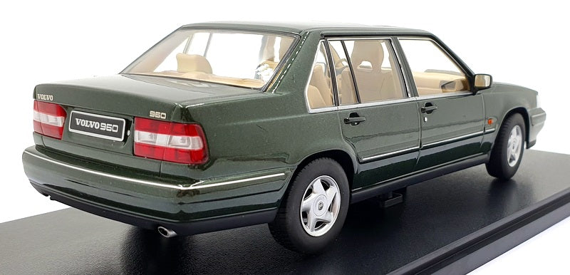 Triple9 1/18 Scale T9-18000300 - Volvo 960 - Dark Olive Pearl