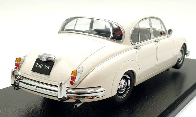 KK Scale 1/18 Scale KKDC181034 - 1962 Daimler 250 V8 RHD - White