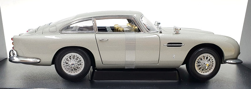 Autoart 1/18 Scale 70021 - Aston Martin DB5 W/ Weapons 007 James Bond Goldfinger