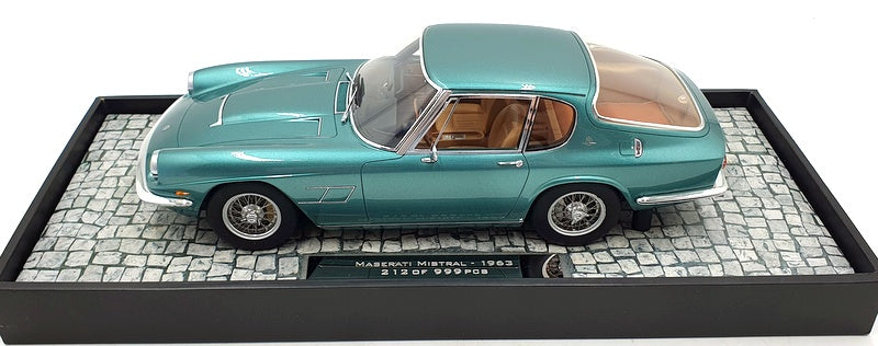 Minichamps 1/18 Scale Resin 107 123420 Maserati Mistral 1963 - Metallic Blue