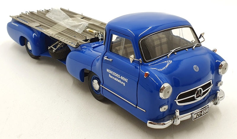 CMC 1/18 Scale Diecast DC26124E - Mercedes-Benz 1954 Renntransporter - Blue